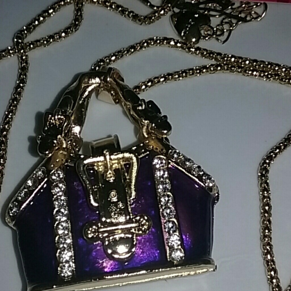 BJ purse sweater neclac